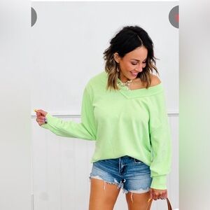 NWOT JADELYN BROOK SEAFOAM GREEN TOP